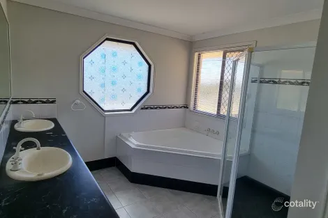 Property photo of 24 Wagtail Drive Regency Downs QLD 4341