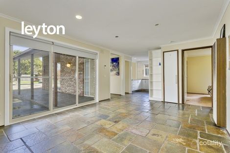 Property photo of 3 Trevor Court Keysborough VIC 3173