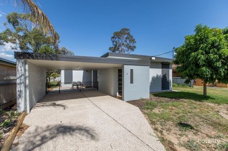 9 Weedon Cres, Tolland, NSW 2650