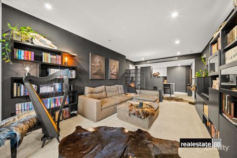 313/8 Moreau Pde, East Perth, WA 6004