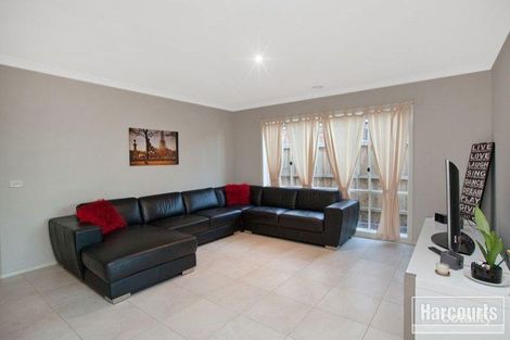 Property photo of 10 Raven Court Pakenham VIC 3810