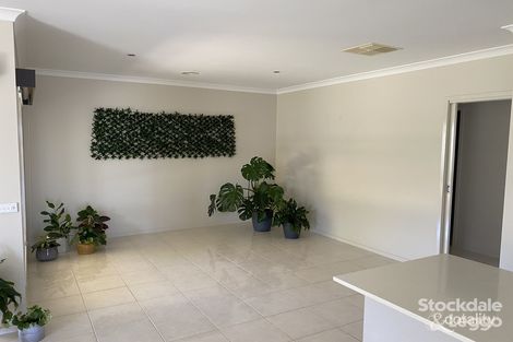 Property photo of 8 Dalmahoy Court Shepparton VIC 3630