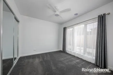 Property photo of 2/10 Pasley Street Sunbury VIC 3429