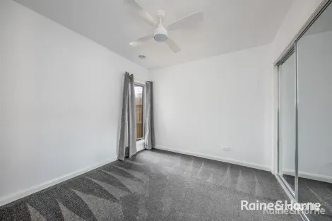 Property photo of 2/10 Pasley Street Sunbury VIC 3429