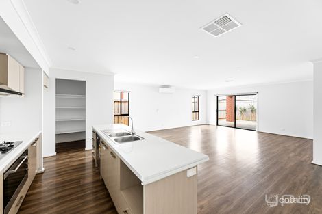 Property photo of 7 Nelse Way Werribee VIC 3030