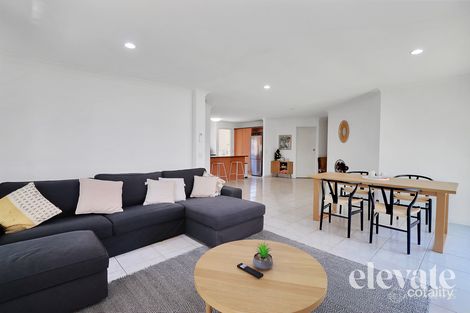 32 Homebush Cres, Sinnamon Park, QLD 4073