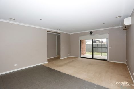 Property photo of 16 Saltbush Crescent Craigieburn VIC 3064