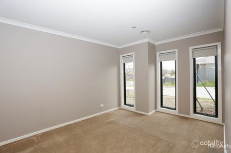 Property photo of 16 Saltbush Crescent Craigieburn VIC 3064