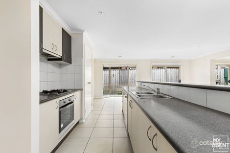 Property photo of 6 Tusmore Grove Cranbourne North VIC 3977