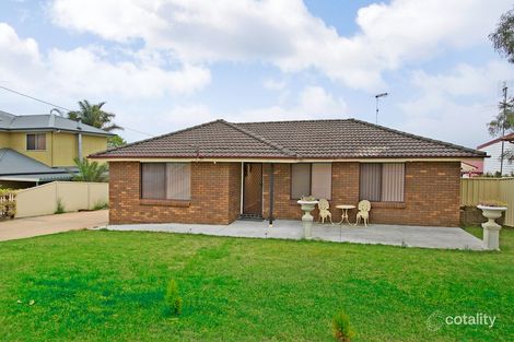 17 John St, The Oaks, NSW 2570