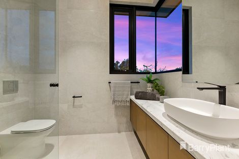 Property photo of 8B Hinkler Road Glen Waverley VIC 3150