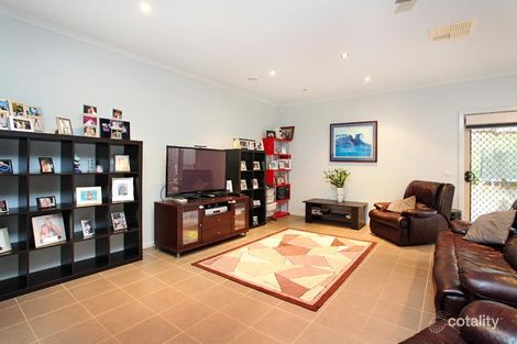 Property photo of 10 Duneira Grove Caroline Springs VIC 3023