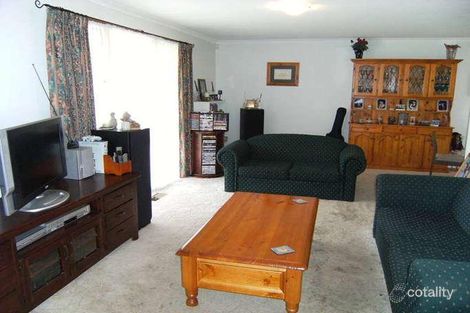 Property photo of 25 Denton Drive Endeavour Hills VIC 3802