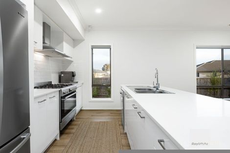 Property photo of 21 Bloom Avenue Greenvale VIC 3059