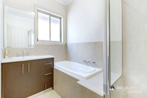 Property photo of 2/3 Saddle Wynd Truganina VIC 3029