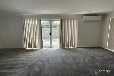 Property photo of 20 Bavaria Lane Pakenham VIC 3810