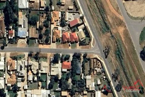 Property photo of 2/271 Third Street Wonthella WA 6530