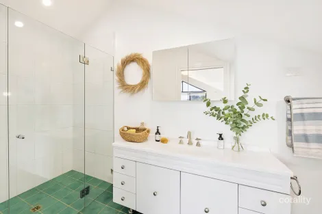 Property photo of 22 Woorarra Avenue North Narrabeen NSW 2101