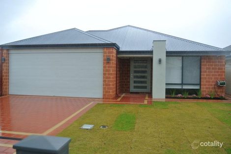 16 Fiore Ct, Lake Coogee, WA 6166