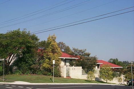 2/19 Clarence Rd, Indooroopilly, QLD 4068