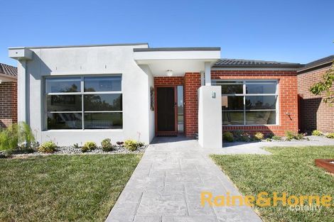 4 Ajuga Lane, Cranbourne North, VIC 3977