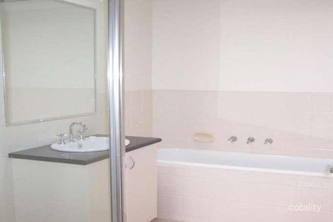 Property photo of 2/26 Heysen Drive Sunbury VIC 3429