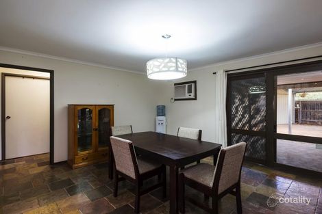 Property photo of 2 Floreat Place Melton West VIC 3337