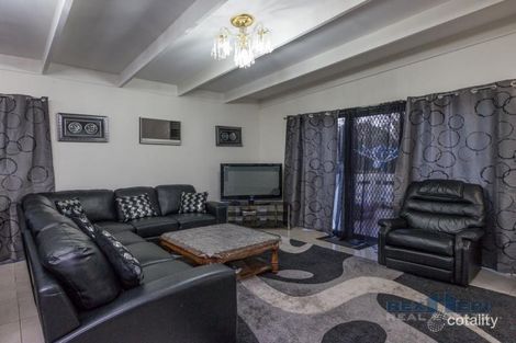 Property photo of 39 John Edgcumbe Way Endeavour Hills VIC 3802