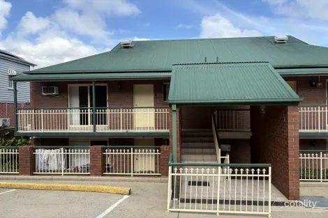 Property photo of 4/9 Wooloowin Avenue Wooloowin QLD 4030