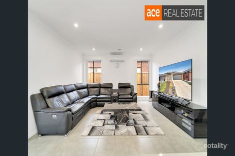 Property photo of 18 Cassinia Circuit Tarneit VIC 3029