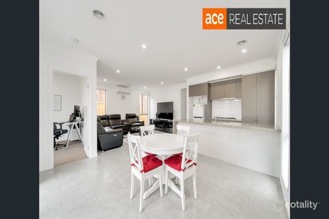 Property photo of 18 Cassinia Circuit Tarneit VIC 3029