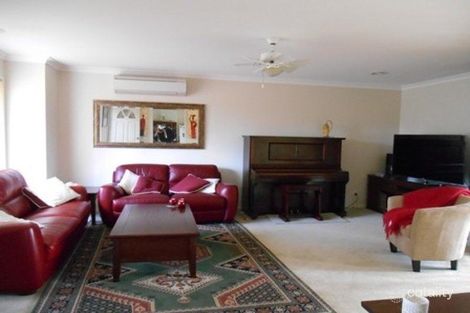 Property photo of 13 Osprey Circuit West Wodonga VIC 3690