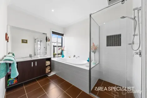Property photo of 27 Clifford Drive Pakenham VIC 3810