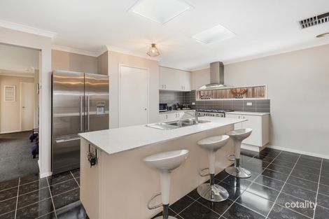 Property photo of 8 Garnet Close Skye VIC 3977