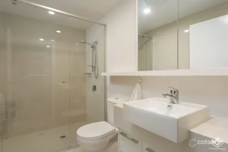 Property photo of 9 Hooker Boulevard Broadbeach Waters QLD 4218