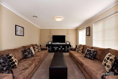 Property photo of 9 Island Place Mill Park VIC 3082