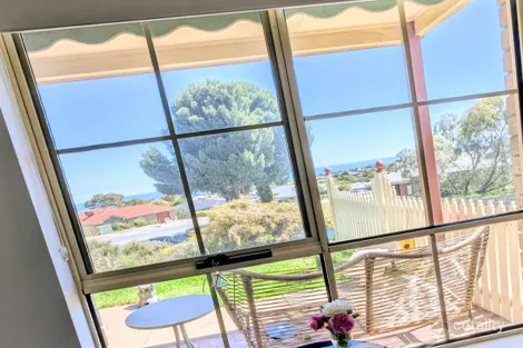 Property photo of 2/2 Aroona Road Hallett Cove SA 5158