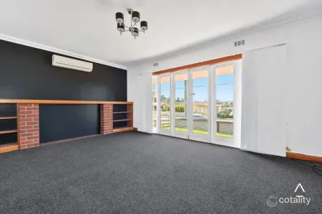 Property photo of 5 Hardinge Avenue Newnham TAS 7248