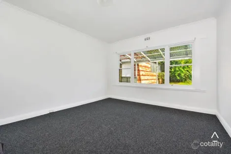 Property photo of 5 Hardinge Avenue Newnham TAS 7248