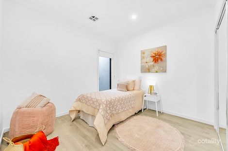 Property photo of 16 Rialto Circuit Craigieburn VIC 3064