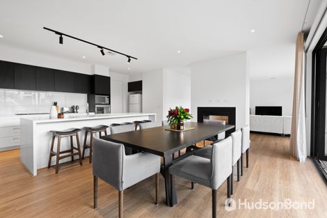 Property photo of 5 Furlong Lane Doncaster VIC 3108