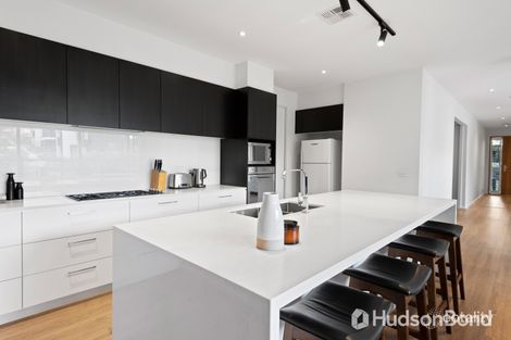 Property photo of 5 Furlong Lane Doncaster VIC 3108