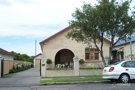 5 Darling St, Hamilton South, NSW 2303