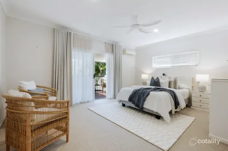 Property photo of 5 Loftus Place Arana Hills QLD 4054