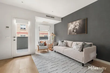 Property photo of 2/114 Maltravers Road Eaglemont VIC 3084