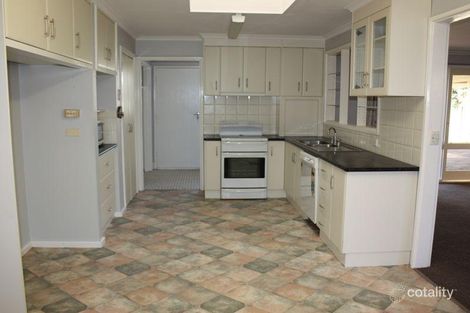 Property photo of 2 Oleander Crescent Lake Albert NSW 2650