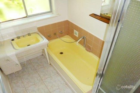 Property photo of 22 Woorigoleen Drive Keilor East VIC 3033