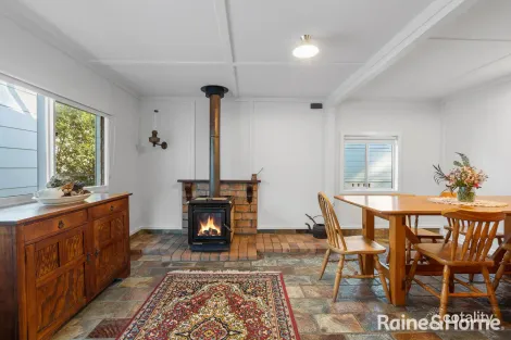 13 Oak Ave, Lake Tabourie, NSW 2539