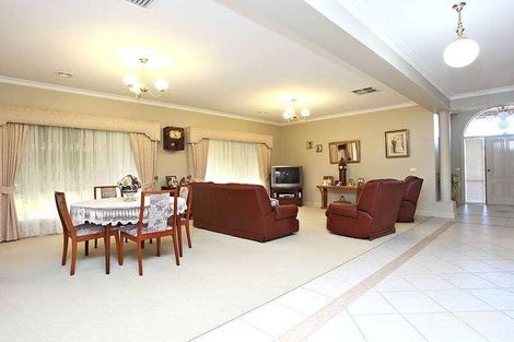 Property photo of 5 Shearer Close Sydenham VIC 3037