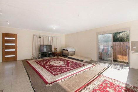 Property photo of 1/11 Cherry Grove Doveton VIC 3177